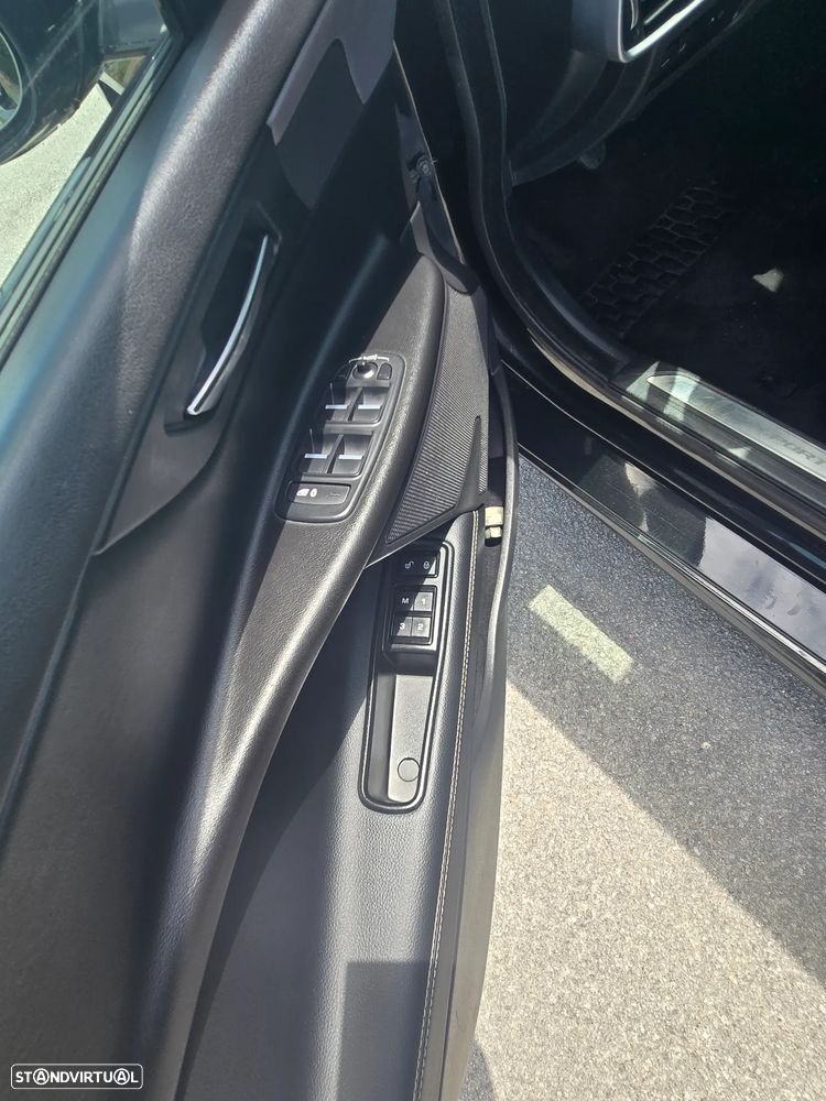 Jaguar XE 2.0 D R-Sport - 14