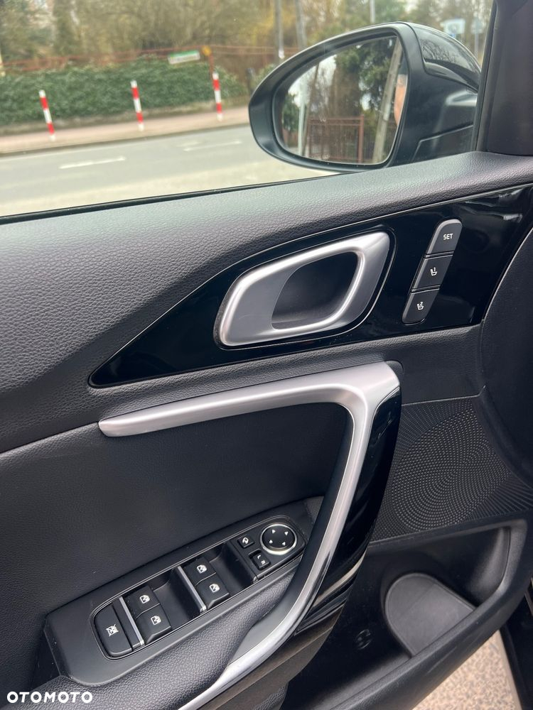 Kia Ceed - 15