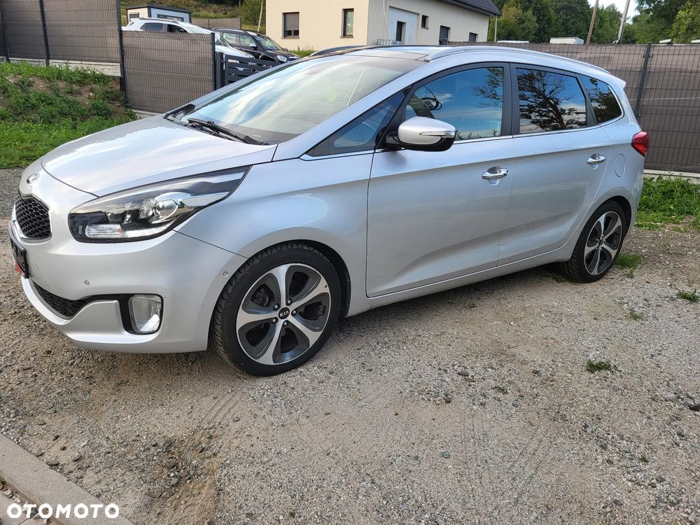 Kia Carens 1.7 CRDi 141 Dream Team Edition - 2