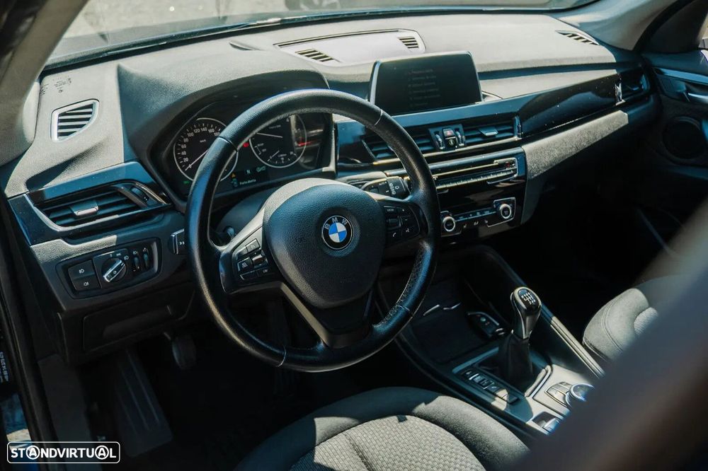 BMW X1 sDrive18d Sport Line - 16