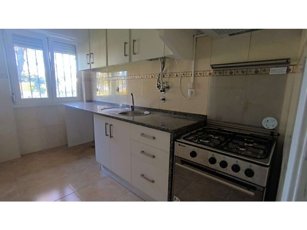 Excelente Apartamento T3 no Olival Basto para Arrendamento - Grande imagem: 2/20
