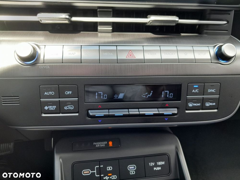 Hyundai Kona 65kWh Executive - 29