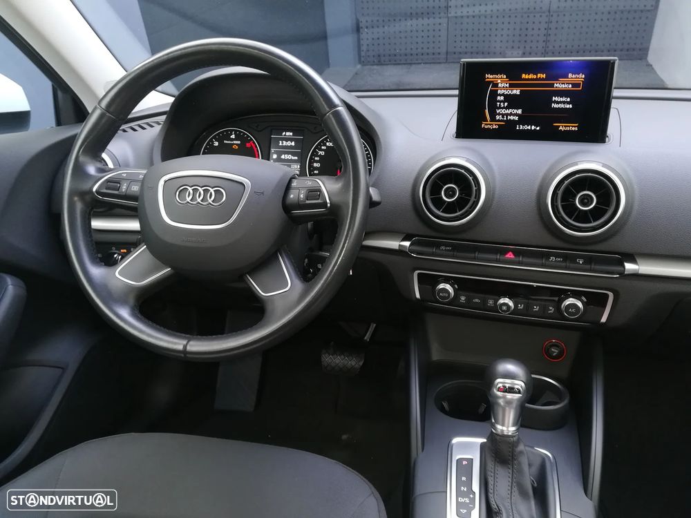 Audi A3 Sportback 1.6 TDI Advance S tronic - 13
