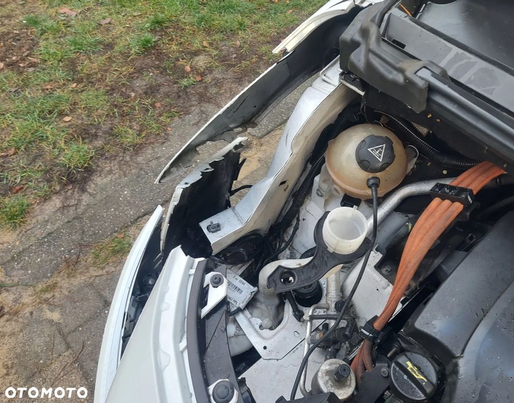 Peugeot 3008 Hybrid4 - 19