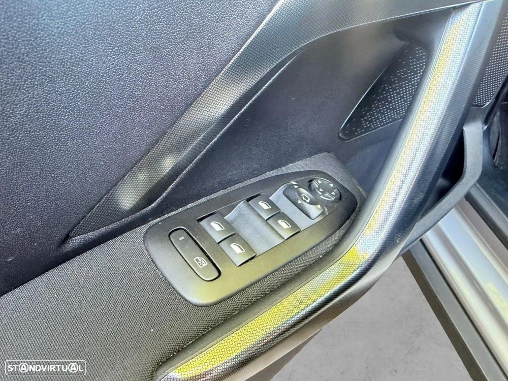 Peugeot 2008 1.2 PureTech Allure EAT6 - 12