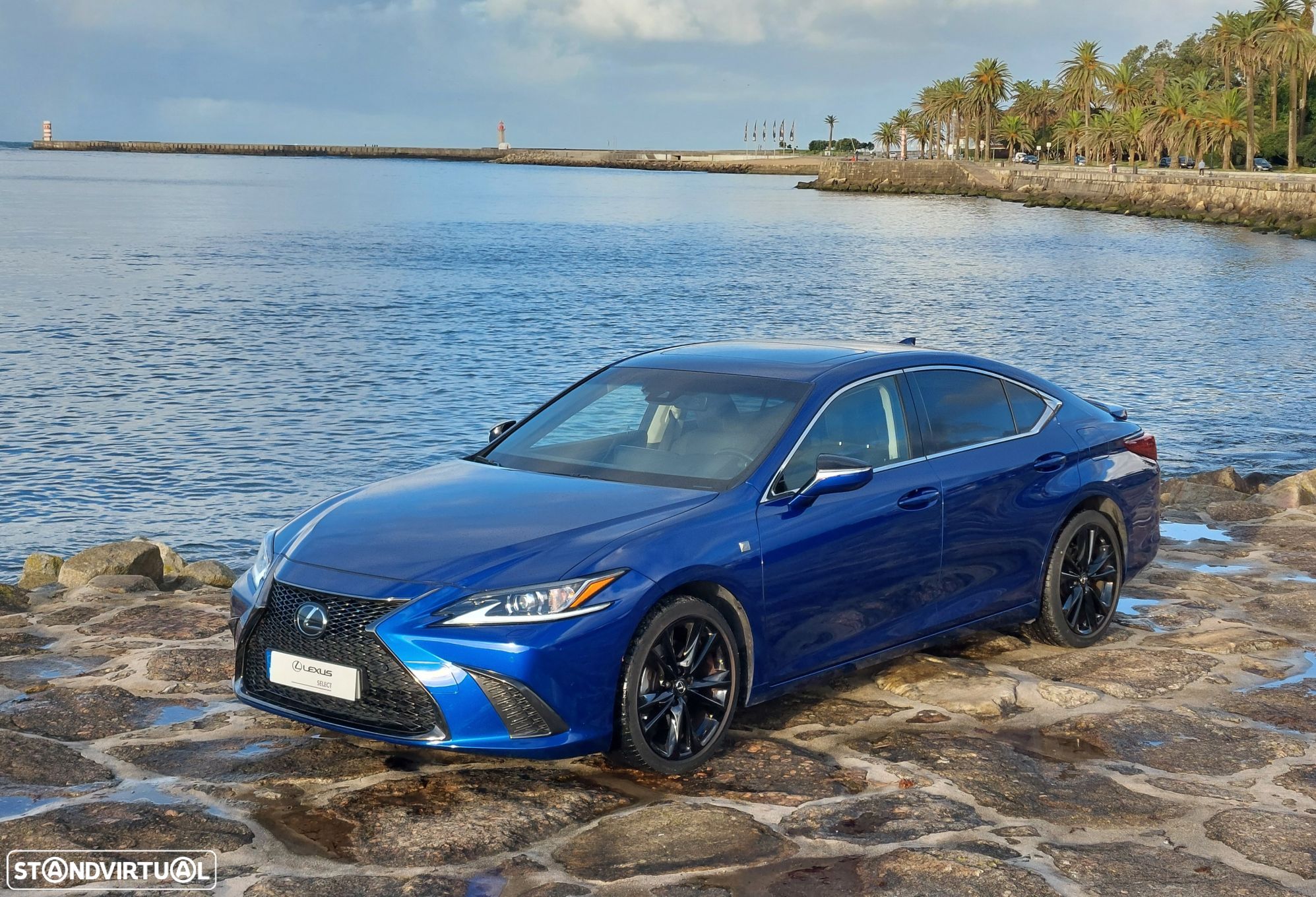 Lexus es-300h Sport - 1