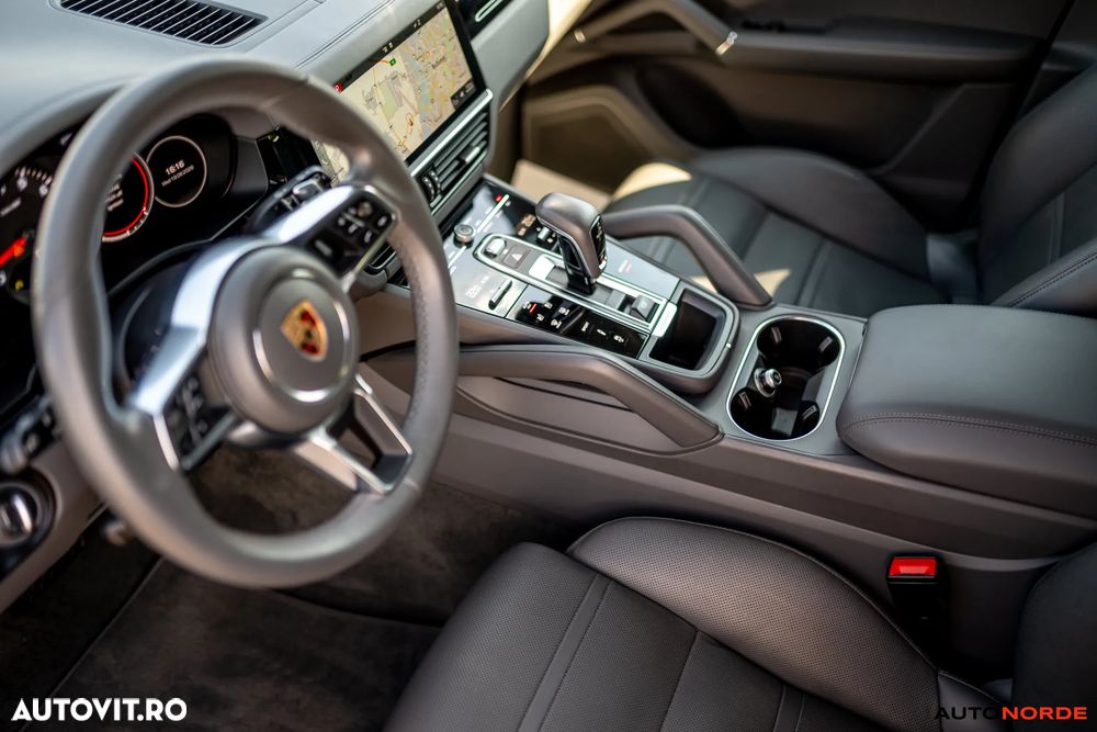 Porsche Cayenne Standard - 31