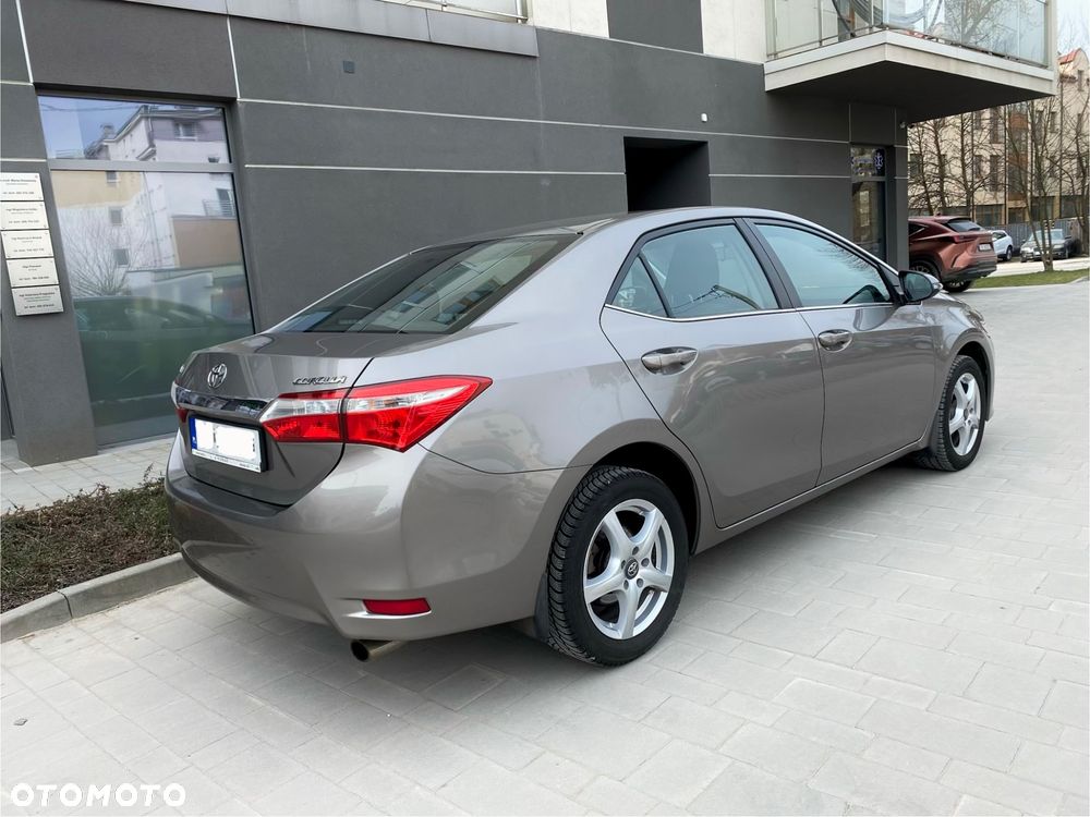 Toyota Corolla 1.6 Premium - 23