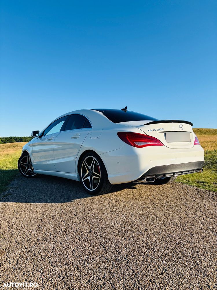 Mercedes-Benz CLA 200 Shooting Brake 7G-DCT AMG Line - 10