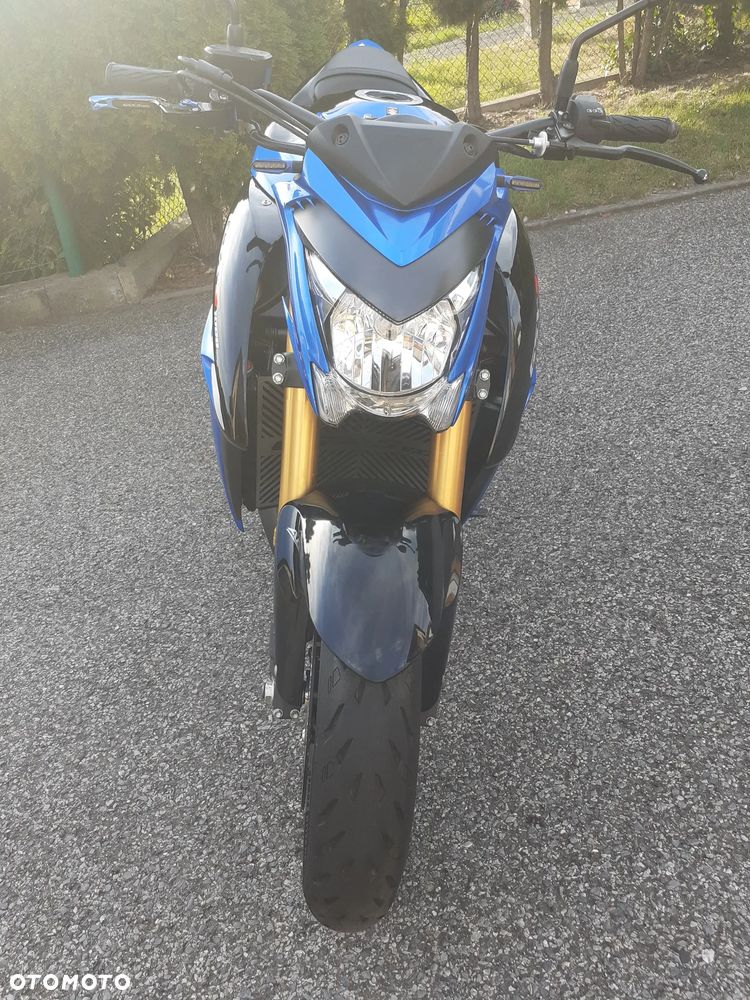 Suzuki GSX 1000 - 20