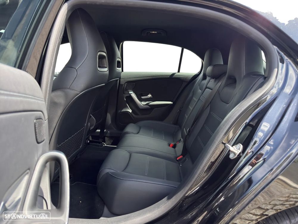 Mercedes-Benz A 250 e 8G-DCT AMG Line - 13