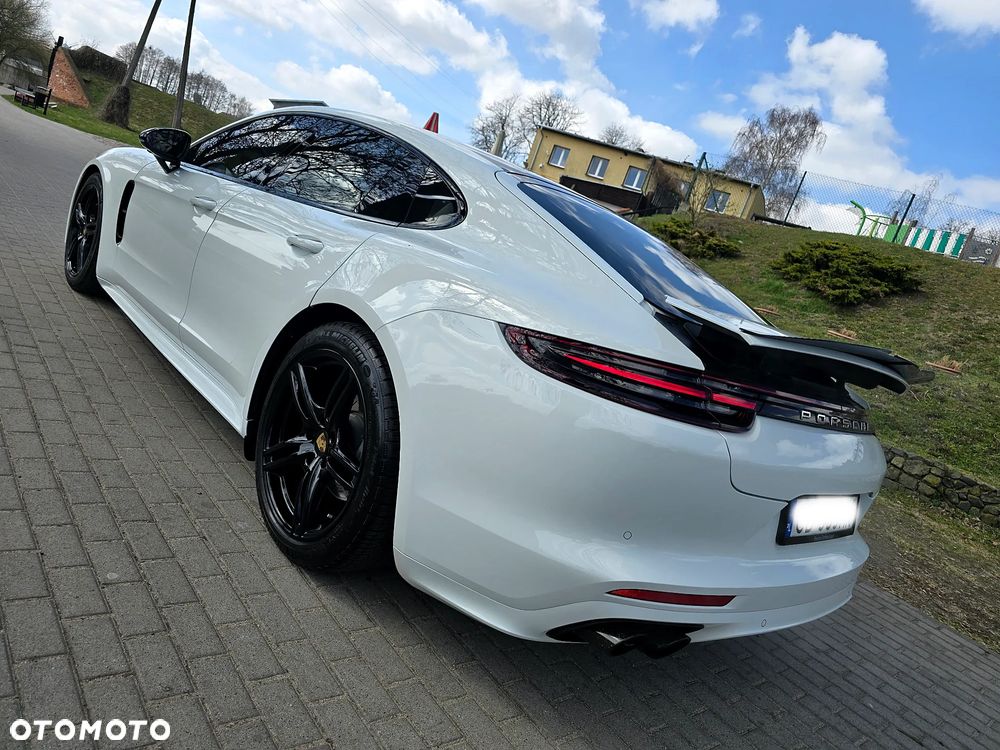 Porsche Panamera 4S - 33