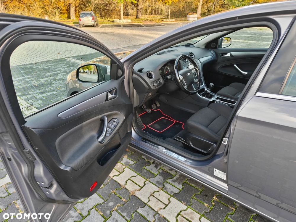 Ford Mondeo - 9