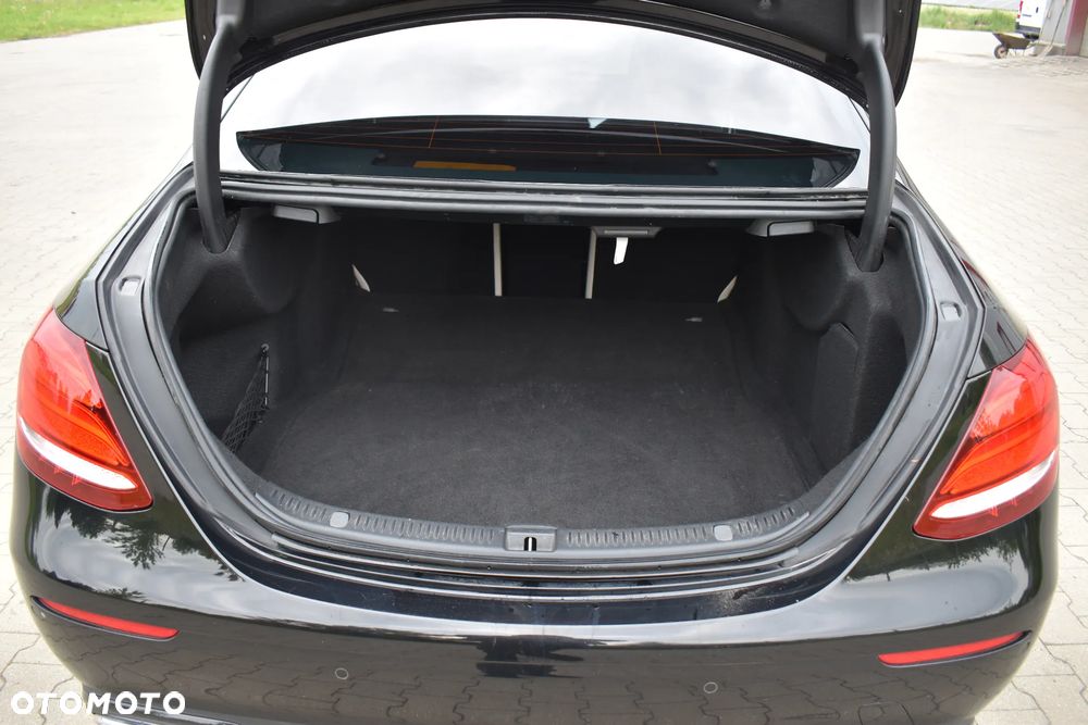 Mercedes-Benz Klasa E 220 d 4-Matic Avantgarde - 12