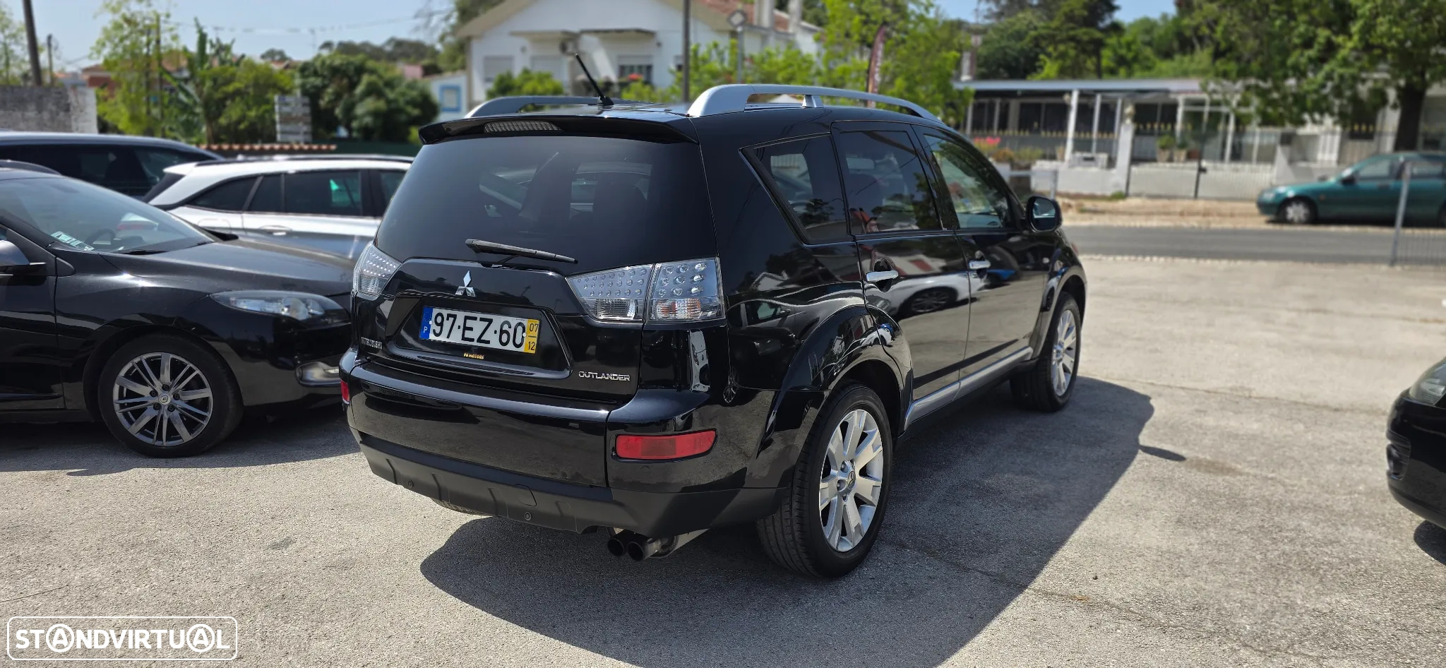 Mitsubishi Outlander 2.0 DI-D Intense+ 4WD - 25
