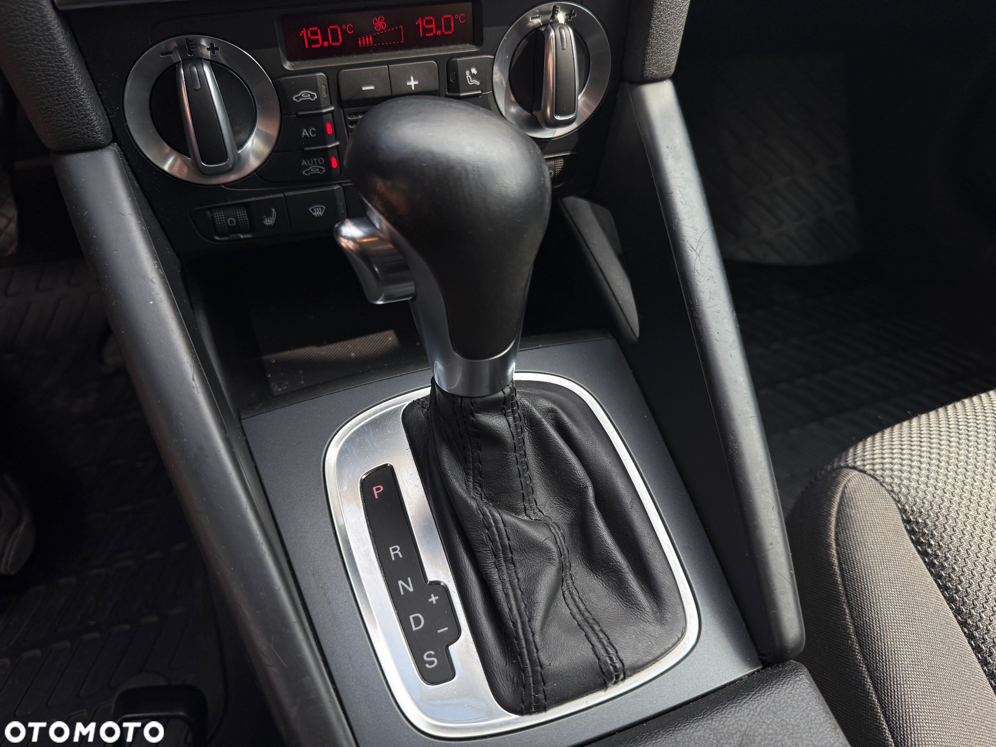 Audi A3 1.6 Attraction Tiptr - 23