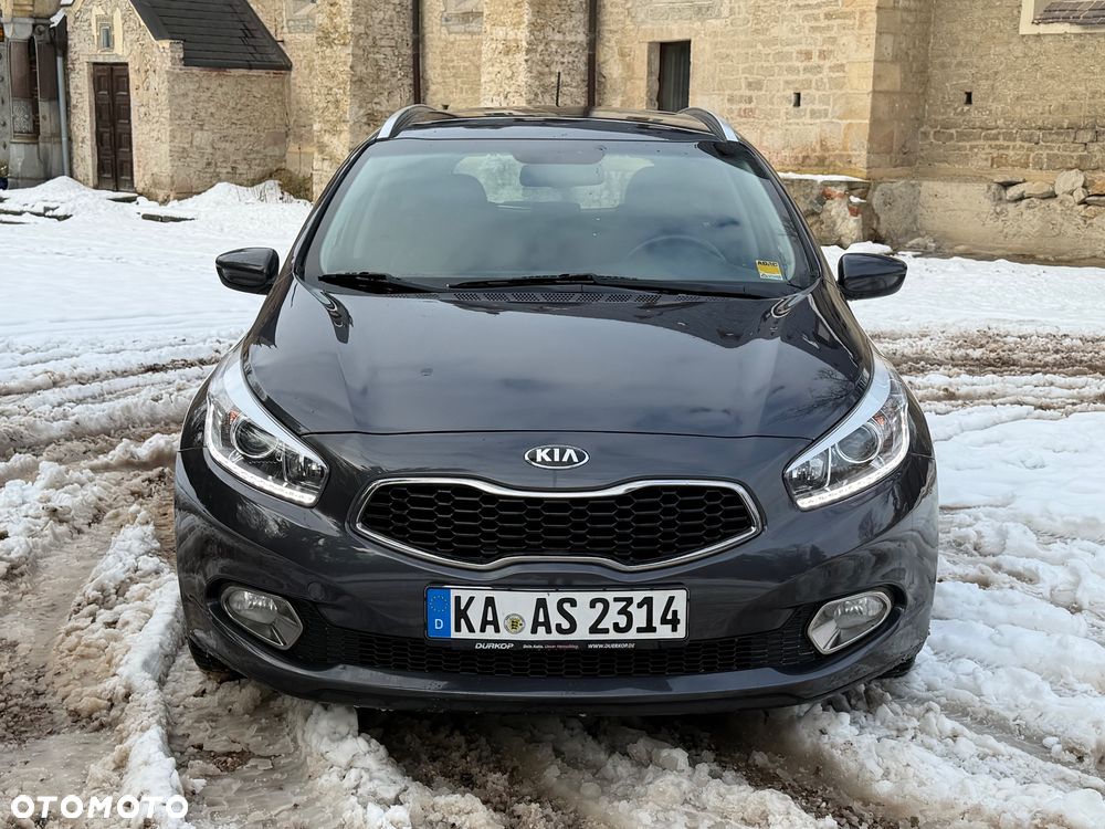 Kia Ceed 1.6 GDI Platinum Edition - 1