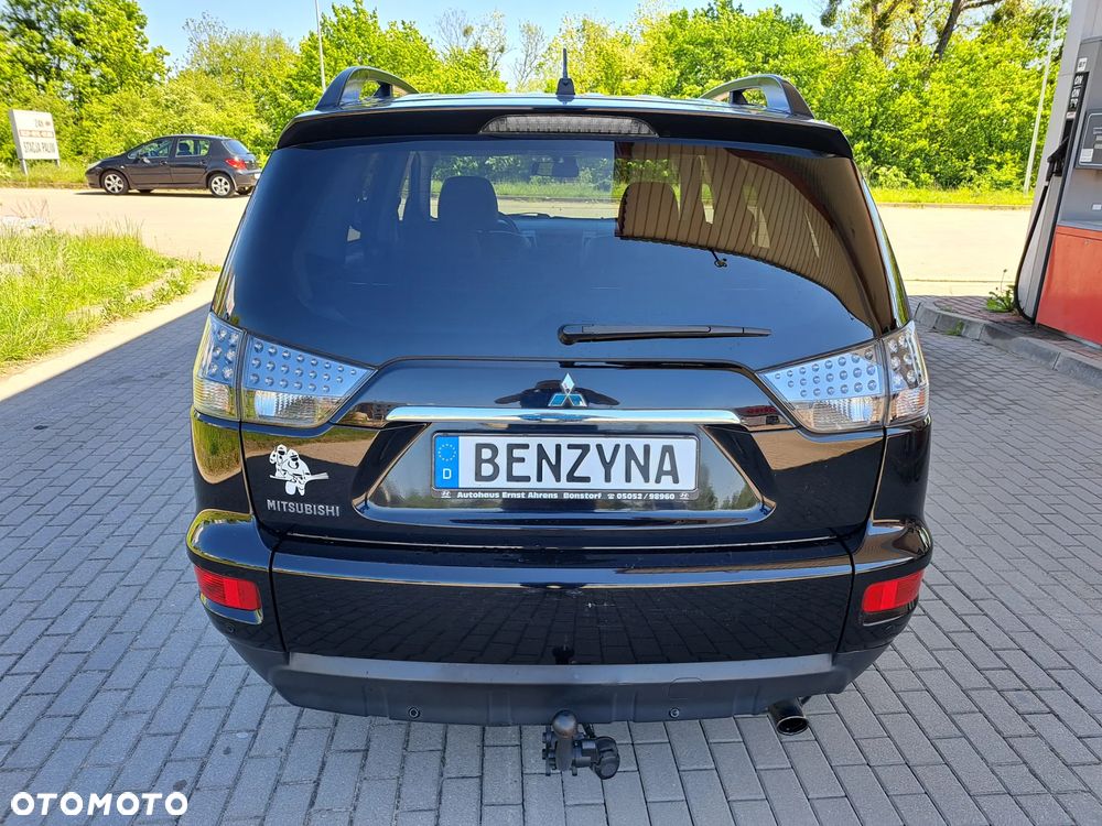 Mitsubishi Outlander - 8