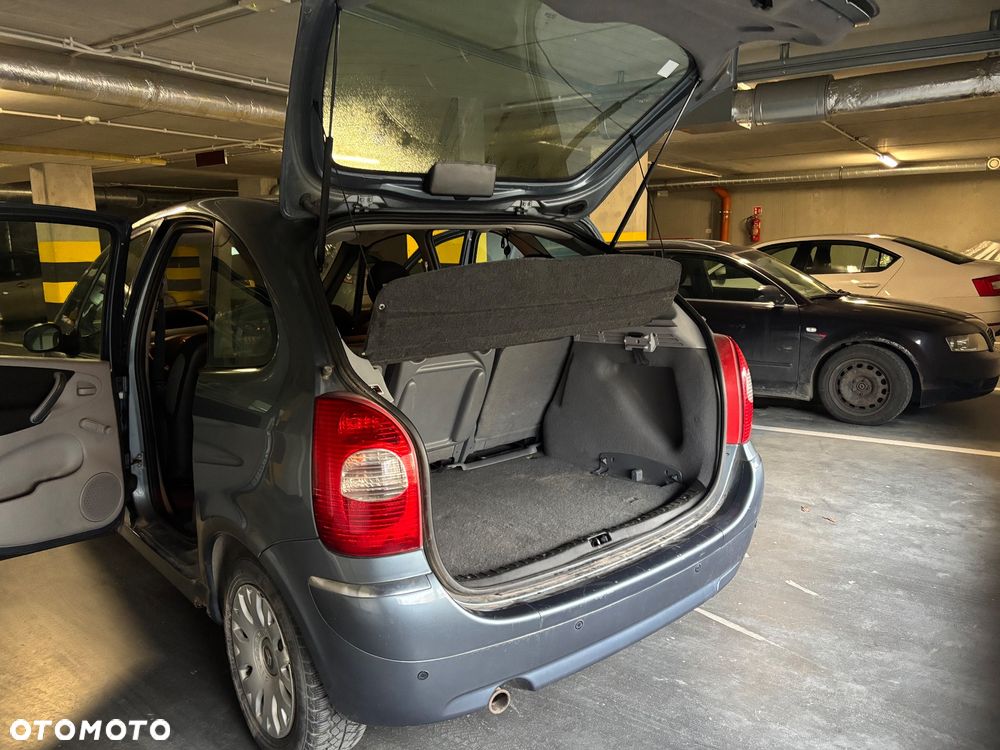 Citroën Xsara Picasso 1.6 SX - 8