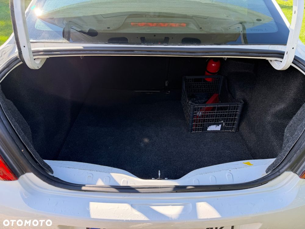Peugeot 301 1.6 VTi Allure - 5