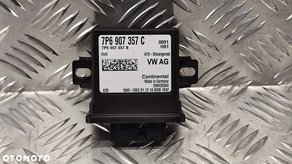 VW TOUAREG 7P 10-18R STEROWNIK MODUL SWIATEL 7P6907357C 7P6907357 C B - 1