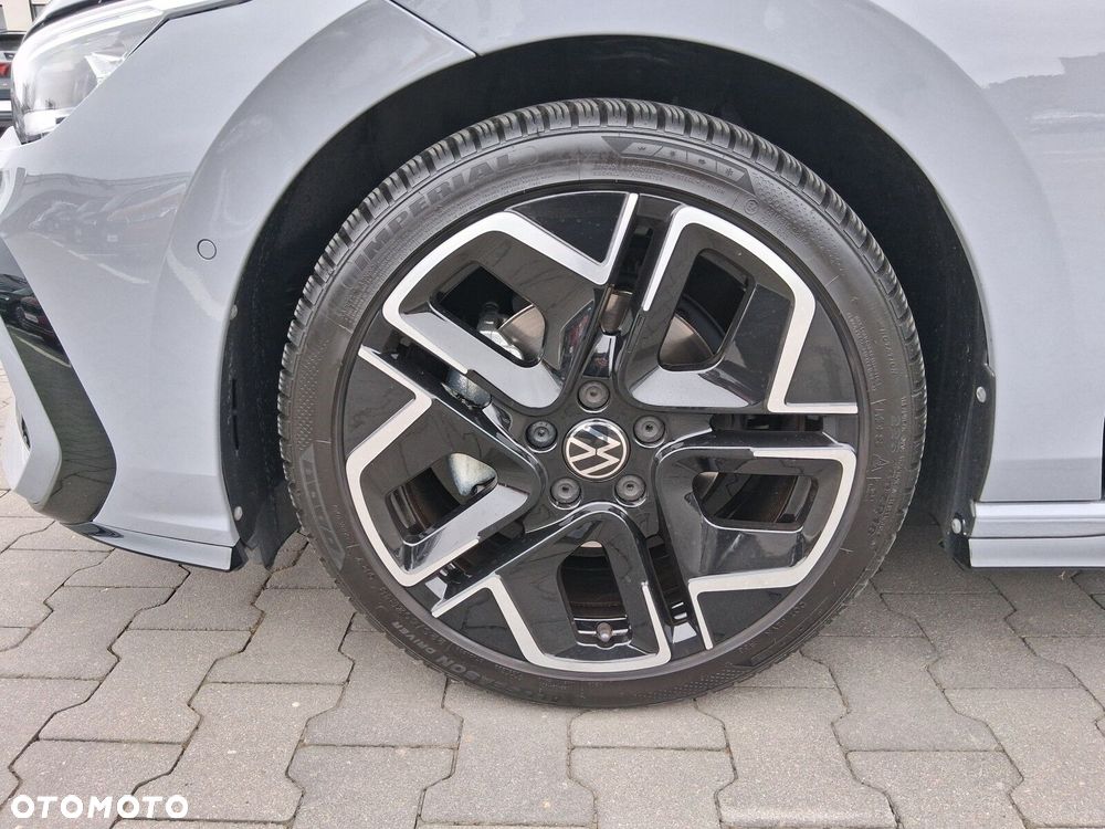 Volkswagen Golf - 10