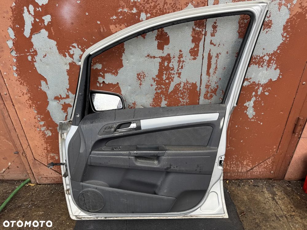 Drzwi prawe Opel Zafira B przód Z157  OE - 3