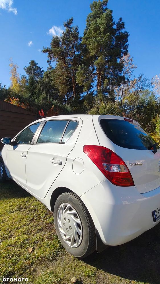 Hyundai I20 2011 photo 2