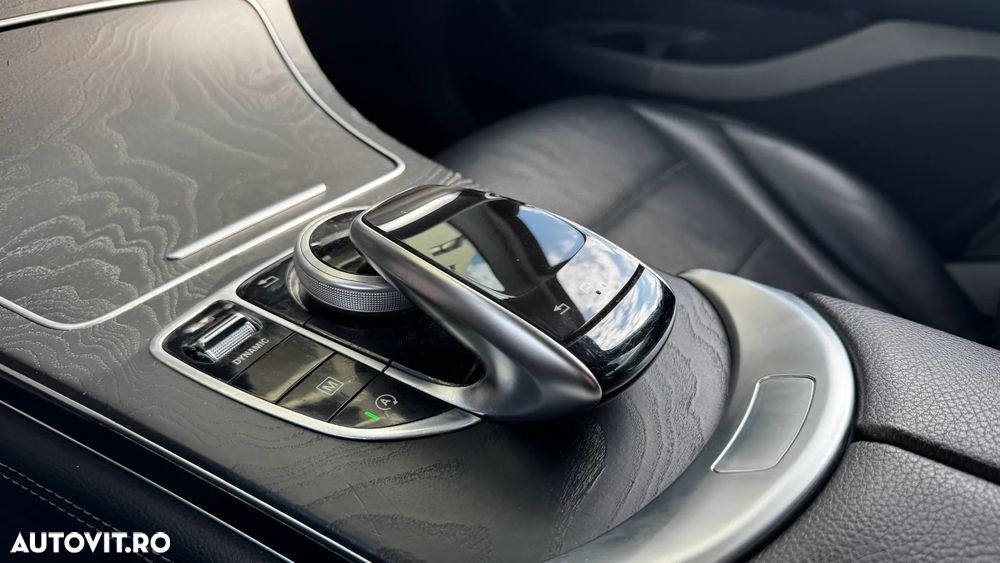 Mercedes-Benz GLC 300 4MATIC 9G-TRONIC AMG Line - 21