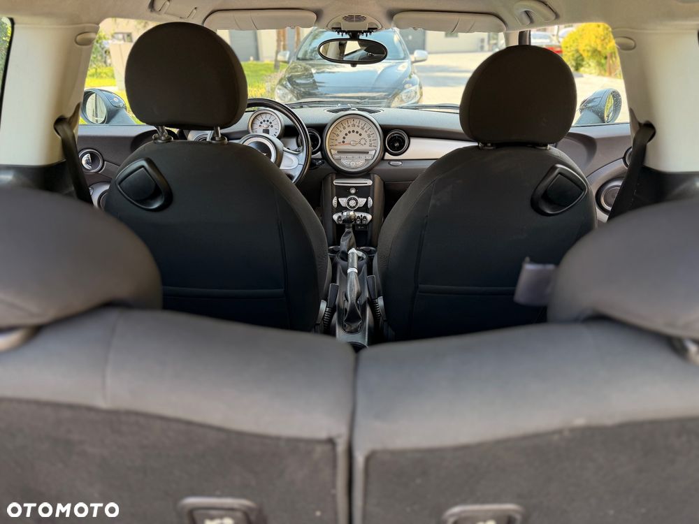 MINI Cooper Standard - 16