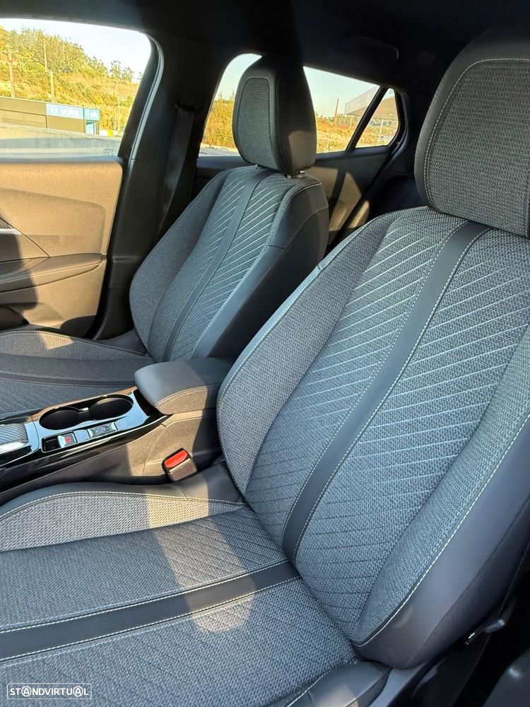 Peugeot 2008 1.2 Hybrid Allure e-DCS6 - 34