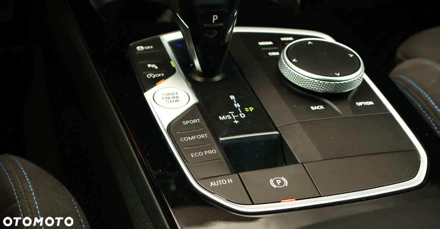 BMW Seria 2 218d M Sport - 32