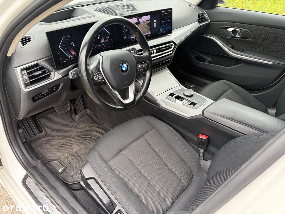 BMW Seria 3 320d Sport - 8