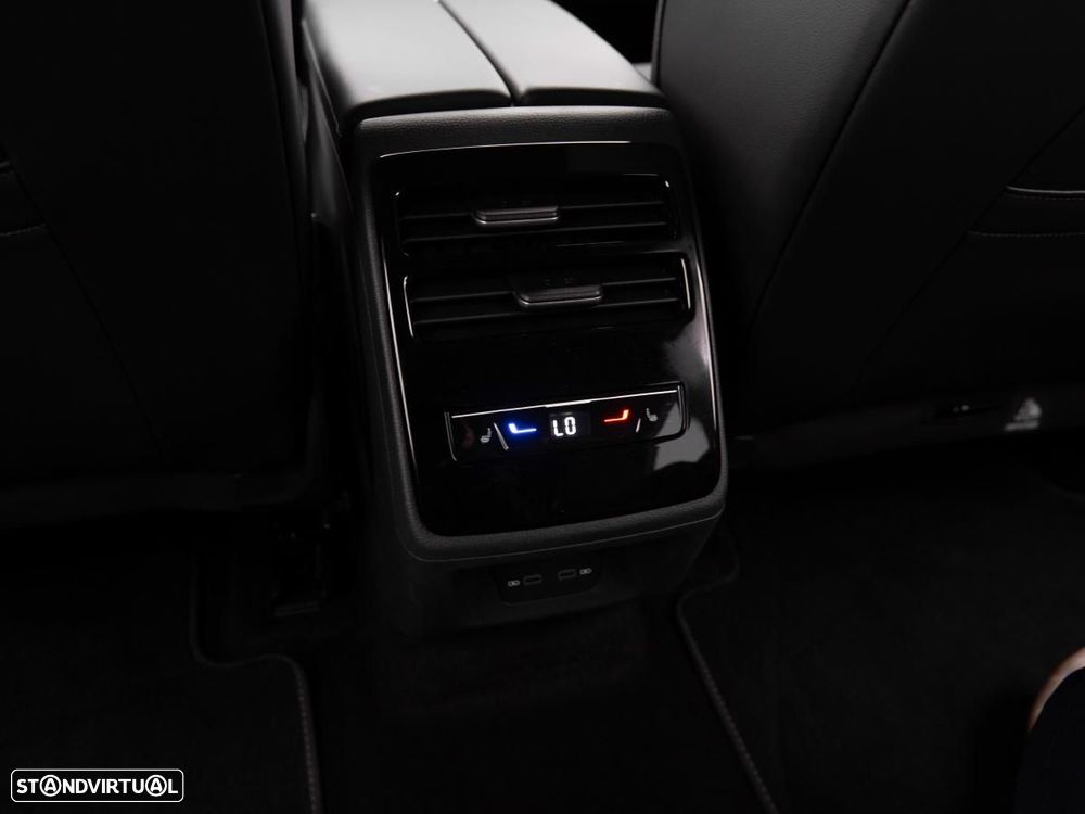 VW ID.7 Tourer Pro S - 16