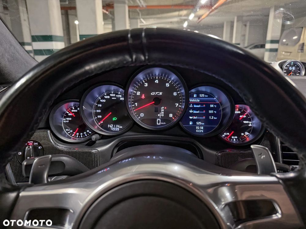 Porsche Panamera GTS PDK - 19