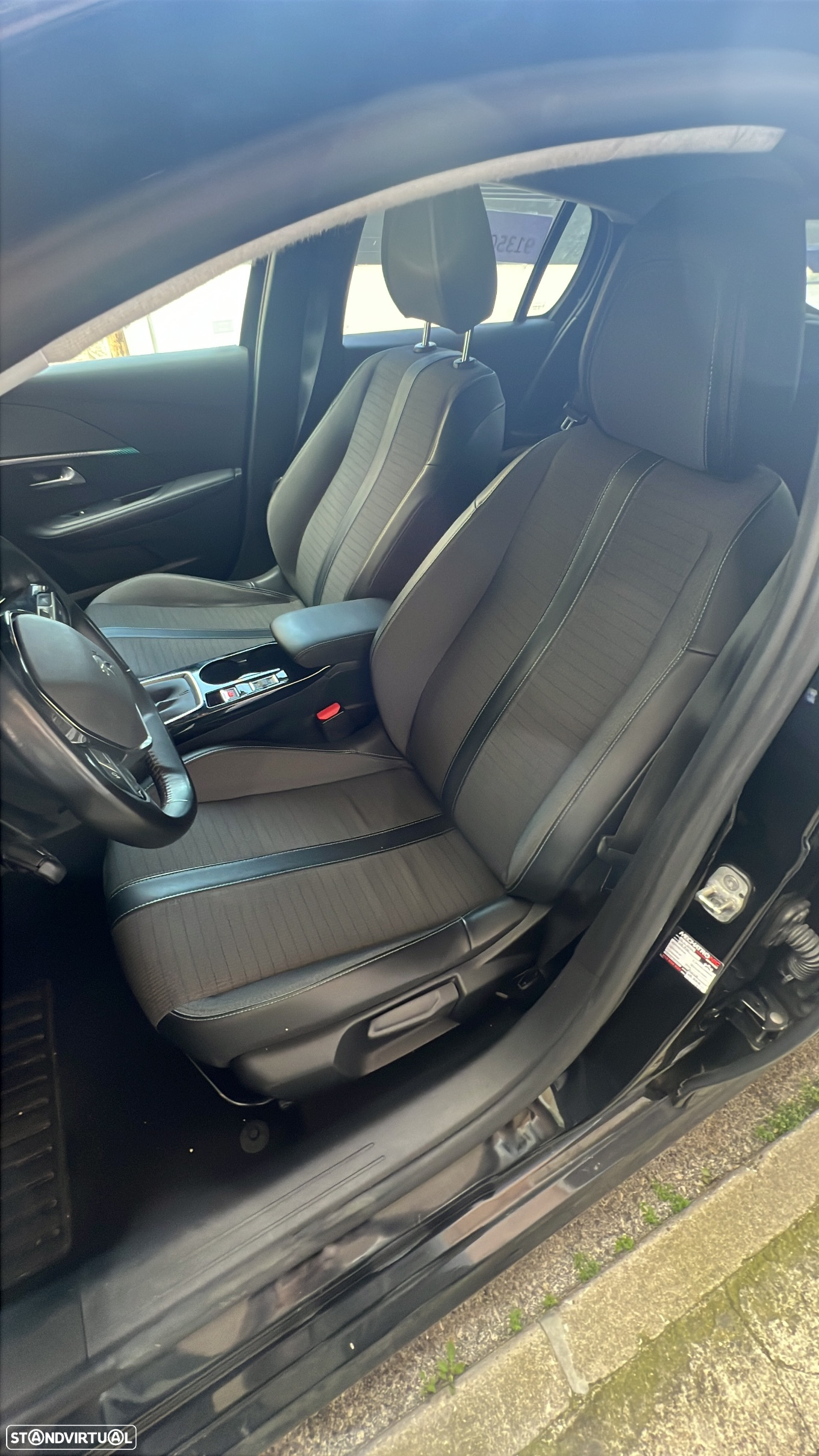 Peugeot 208 1.2 PureTech Allure Pack - 8