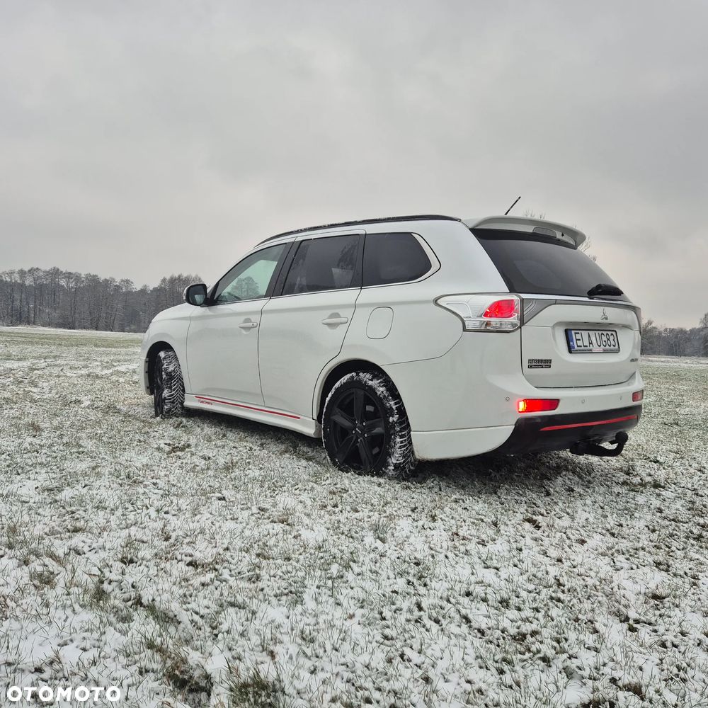 Mitsubishi Outlander - 31
