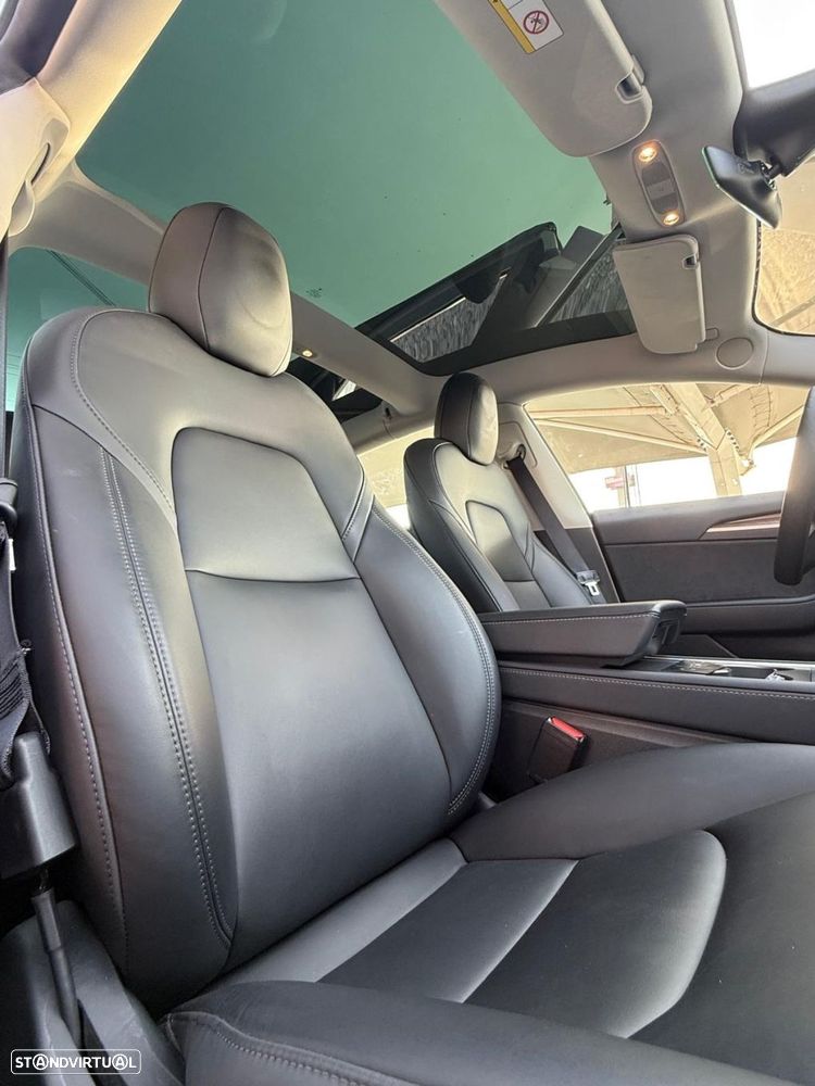 Tesla Model 3 - 9