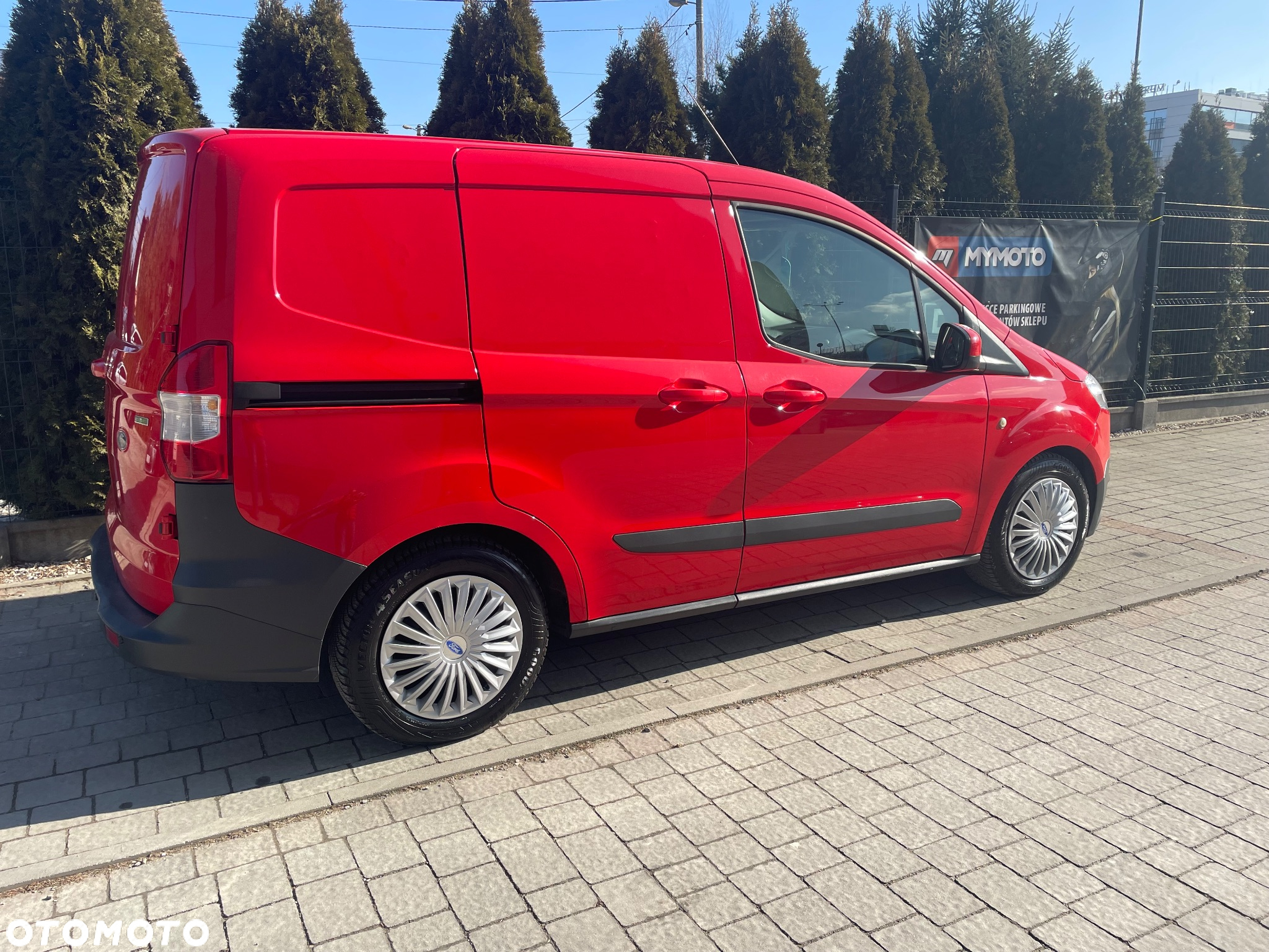 Ford Transit Courier - 4
