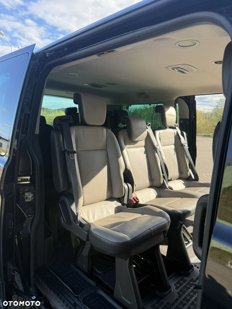 Ford Tourneo Custom - 12