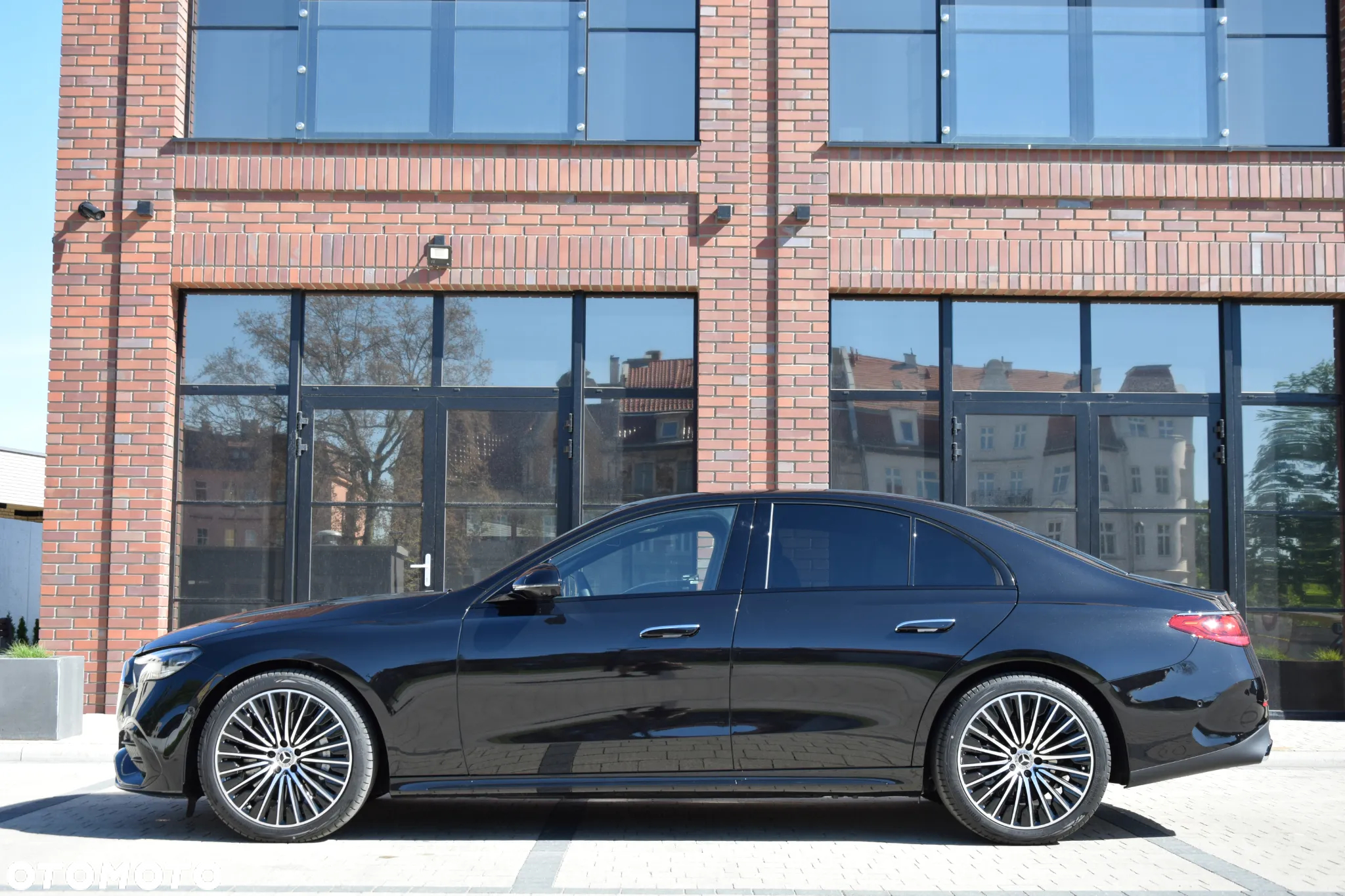 Mercedes-Benz Klasa E 220 d 4-Matic AMG/Avantgarde - 35