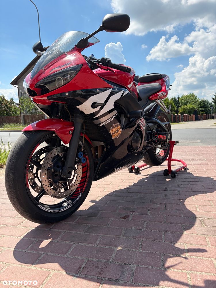 Yamaha R6 - 5