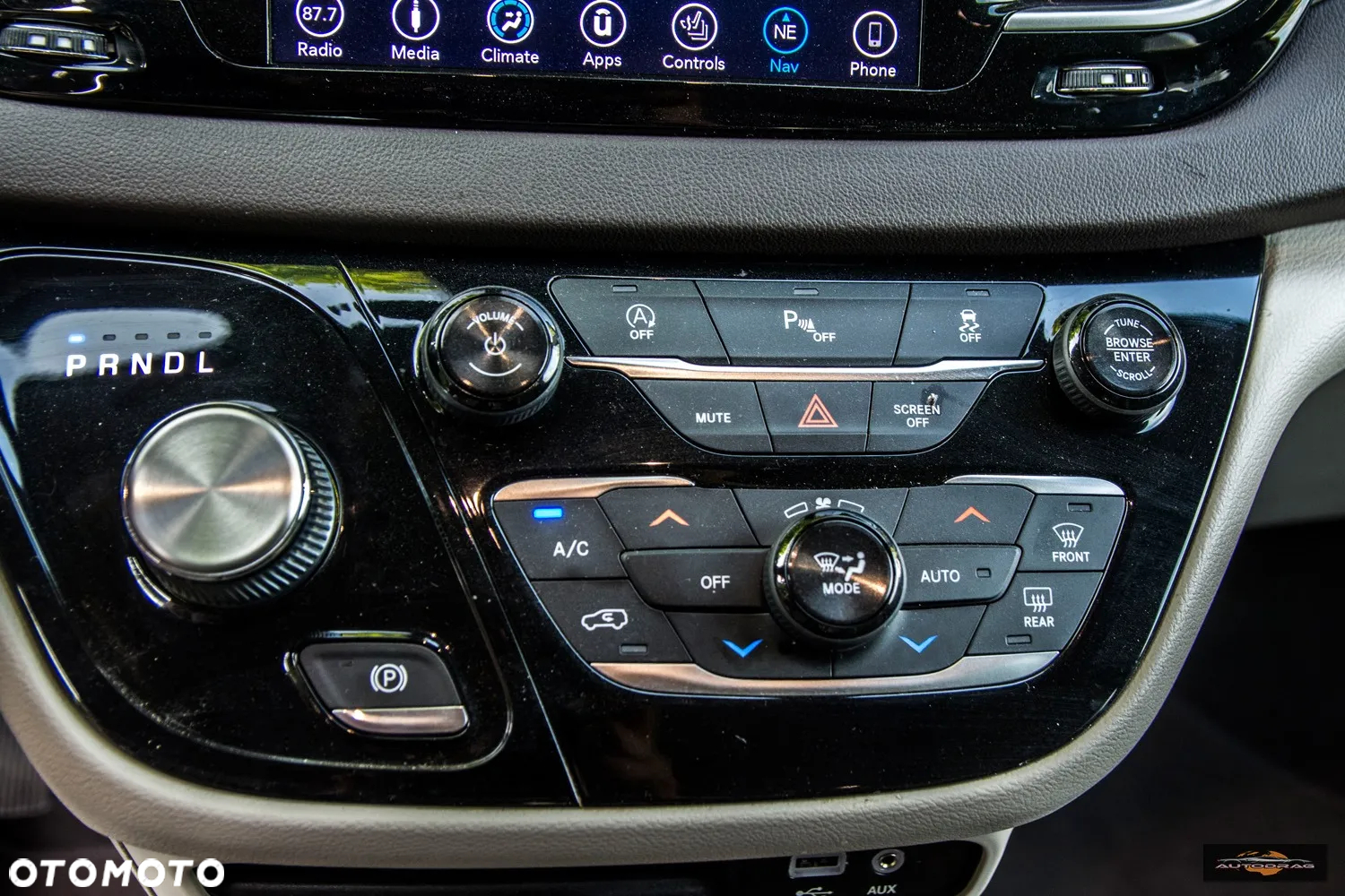 Chrysler Pacifica - 21