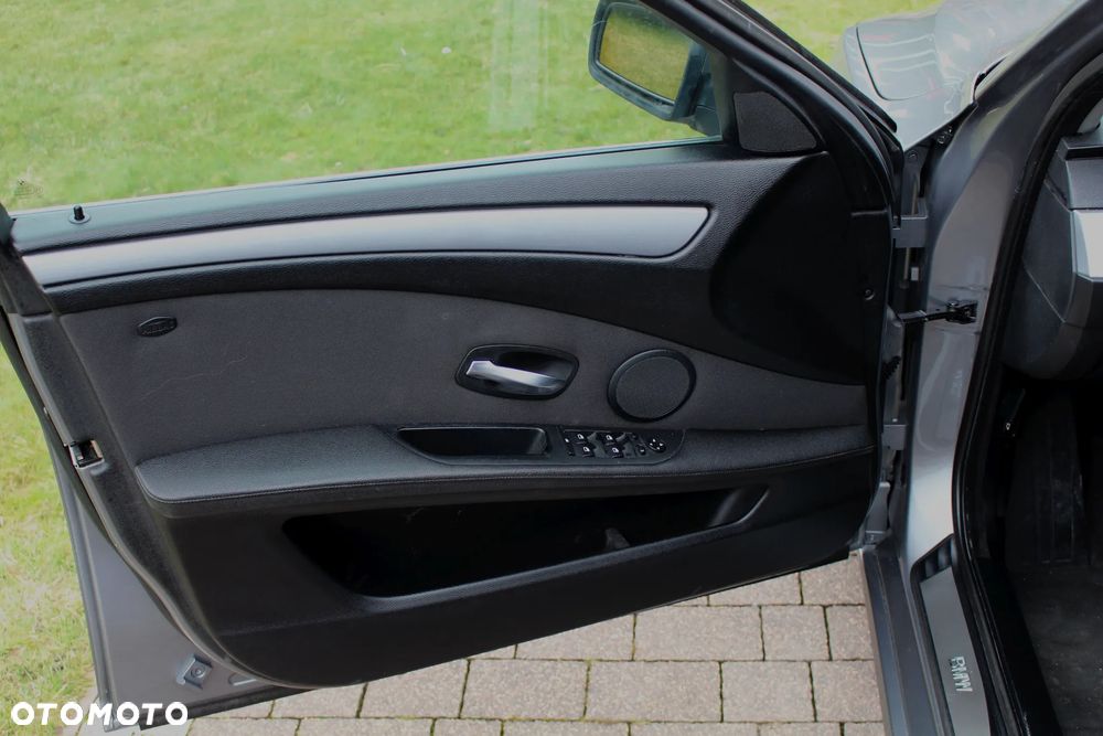 BMW Seria 5 523i Edition Exclusive - 10