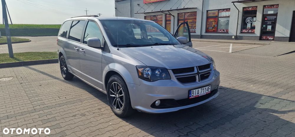 Dodge Grand Caravan - 11