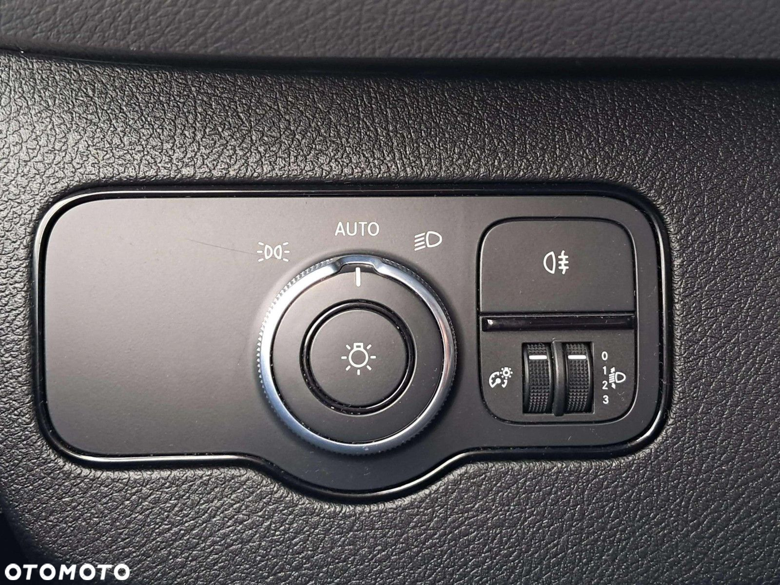 Mercedes-Benz Sprinter . - 18