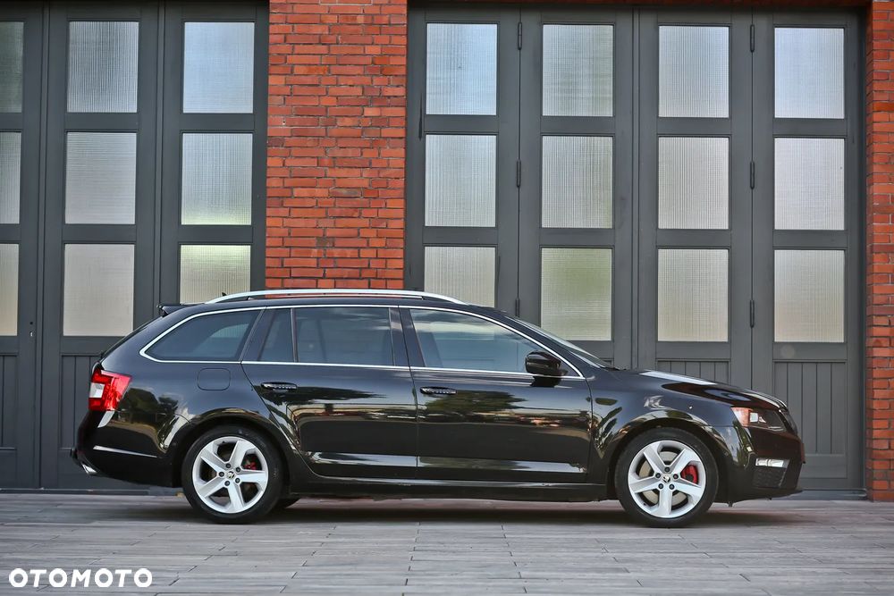 Skoda Octavia 2.0 TDI DSG RS - 2