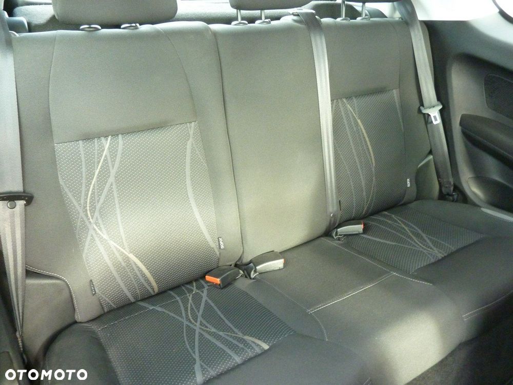 Peugeot 208 - 16