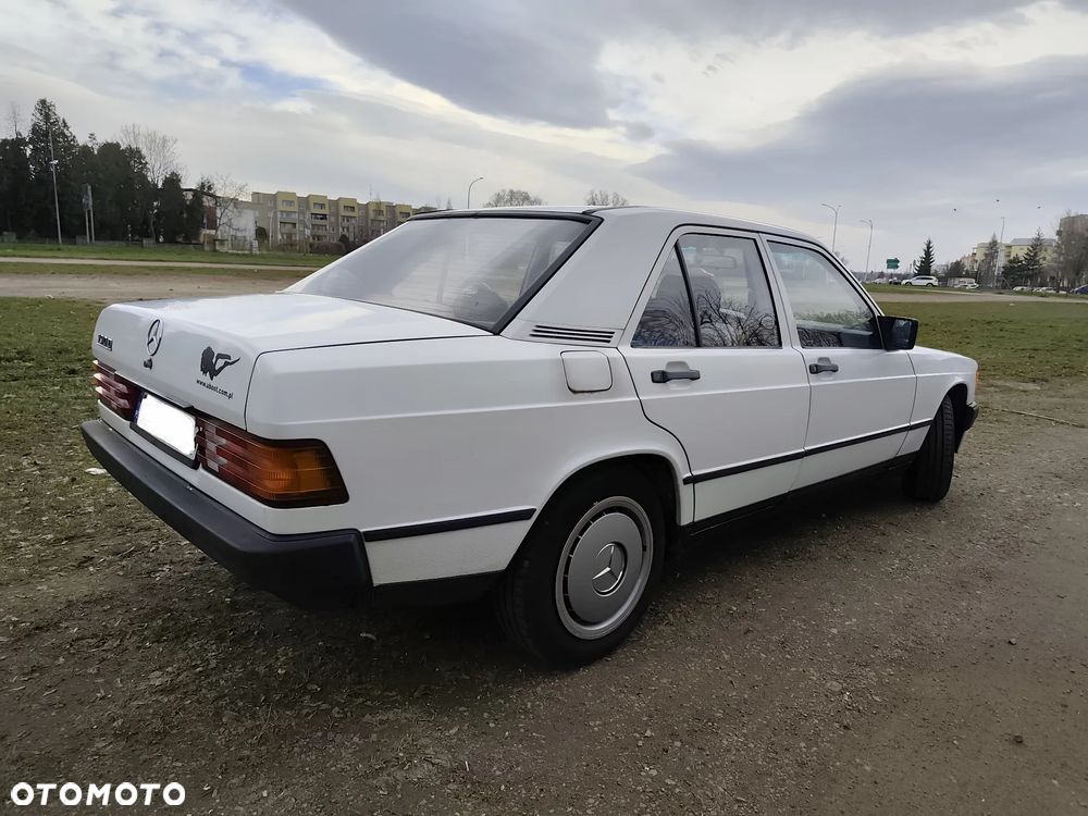 Mercedes-Benz W201 (190) - 4
