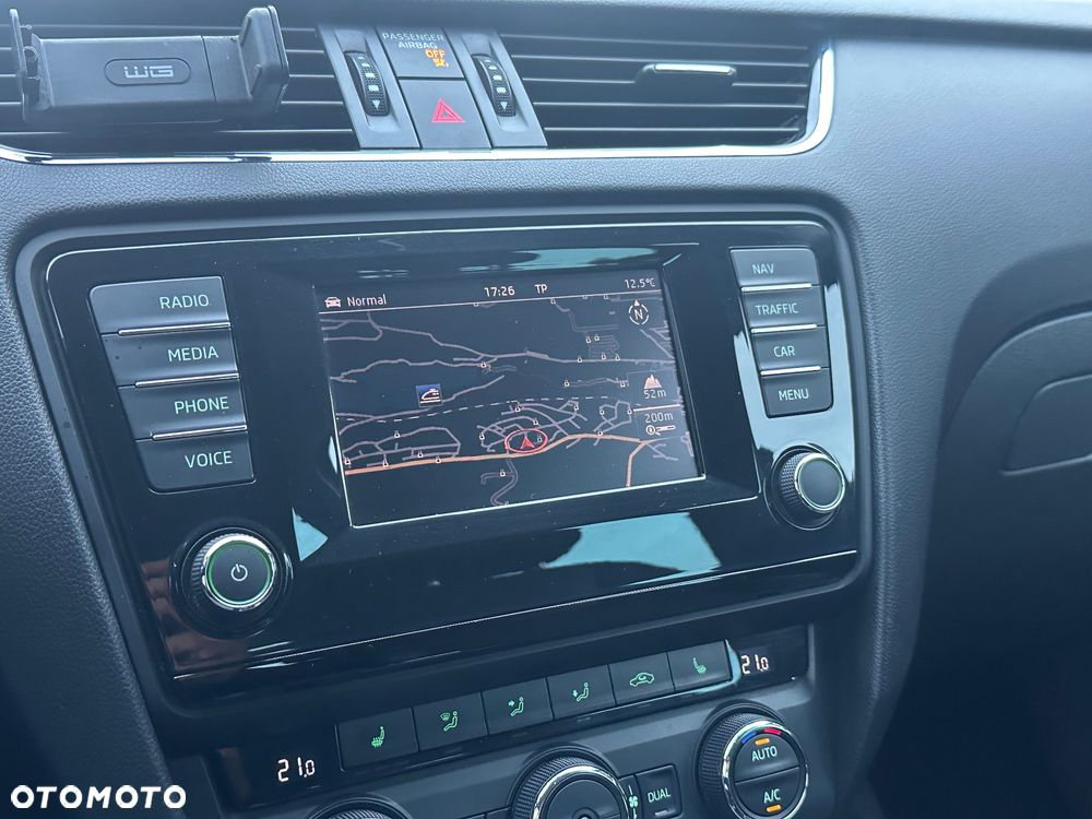 Skoda Octavia 2.0 TDI Elegance DSG - 24